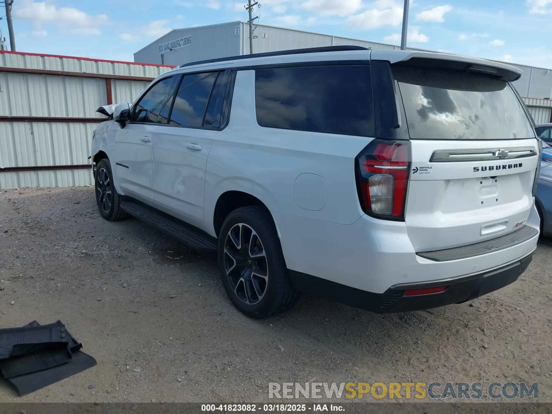 3 fotografías del automóvil dañado 1GNSCEKD7MR348710 CHEVROLET SUBURBAN 2021