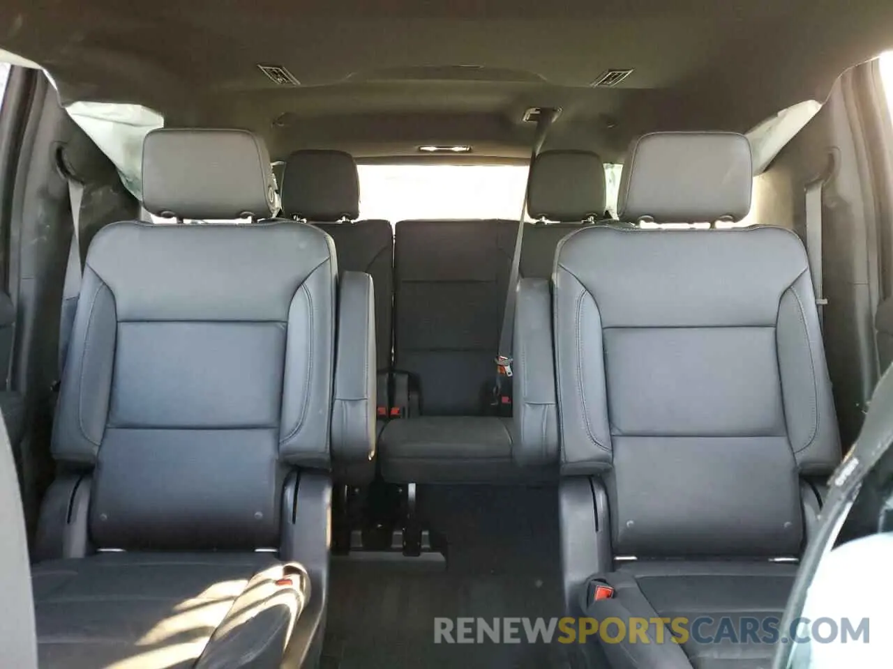 10 fotografías del automóvil dañado 1GNSKCKD0MR348460 CHEVROLET SUBURBAN 2021