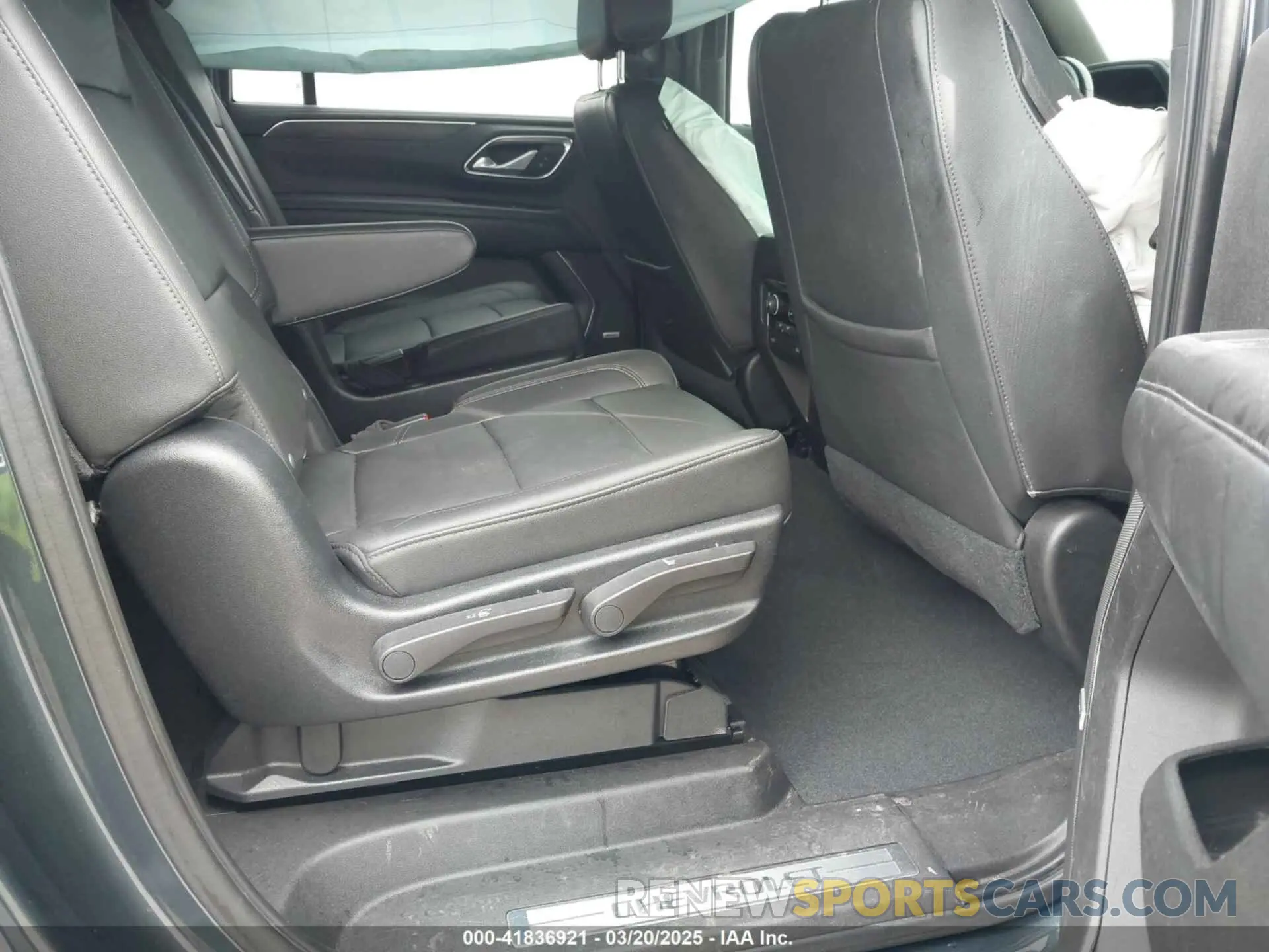 8 fotografías del automóvil dañado 1GNSKDKD2MR379098 CHEVROLET SUBURBAN 2021