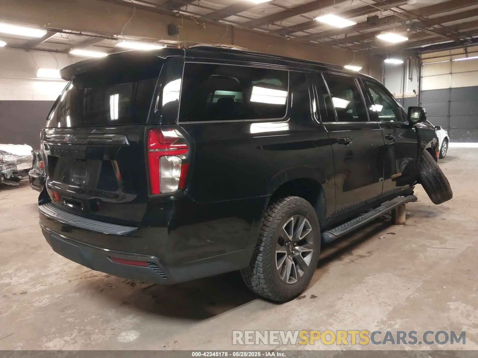 4 fotografías del automóvil dañado 1GNSKDKD3MR140935 CHEVROLET SUBURBAN 2021