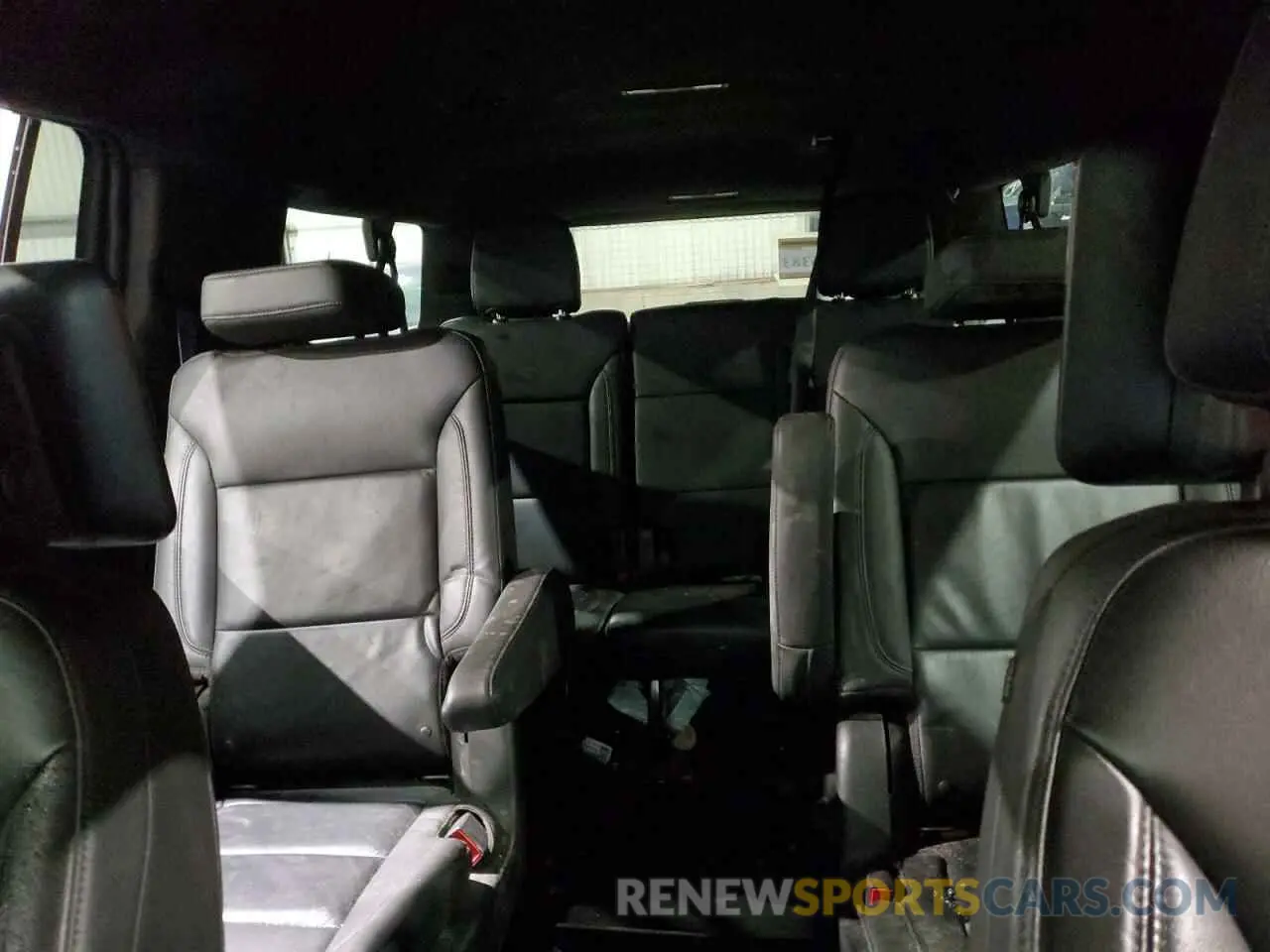 10 fotografías del automóvil dañado 1GNSKDKD4MR208675 CHEVROLET SUBURBAN 2021