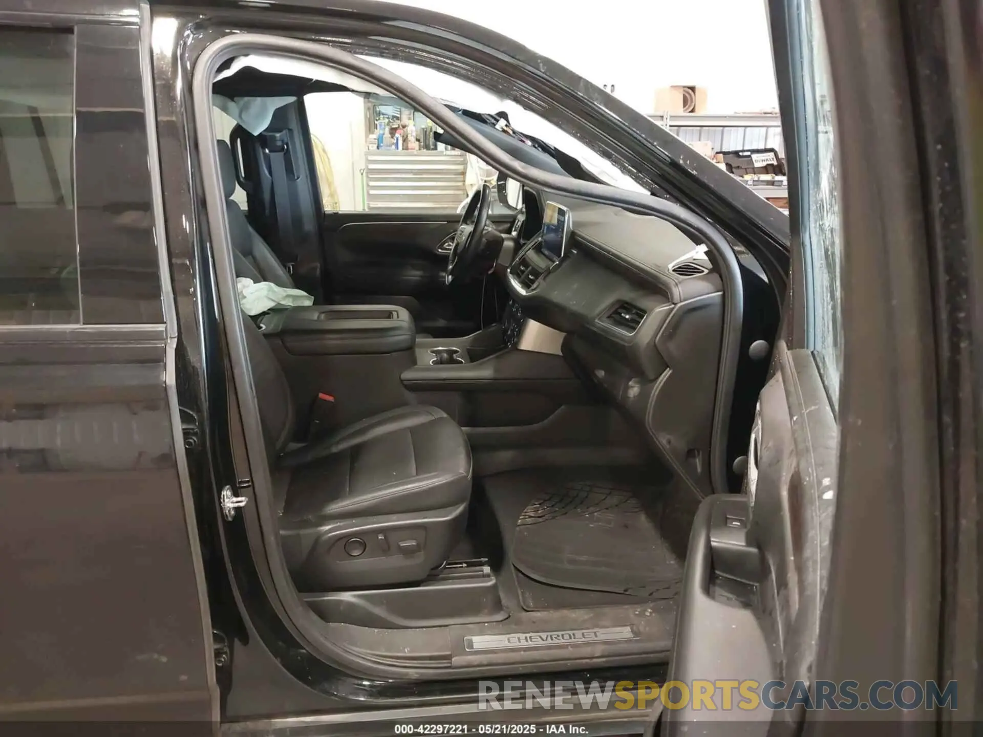 5 fotografías del automóvil dañado 1GNSKDKD4MR379877 CHEVROLET SUBURBAN 2021