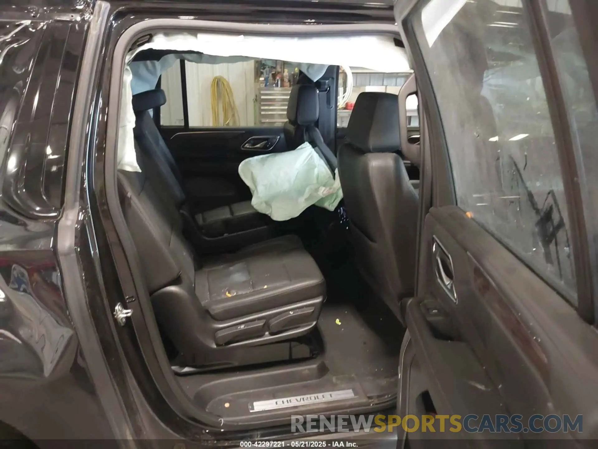 8 fotografías del automóvil dañado 1GNSKDKD4MR379877 CHEVROLET SUBURBAN 2021