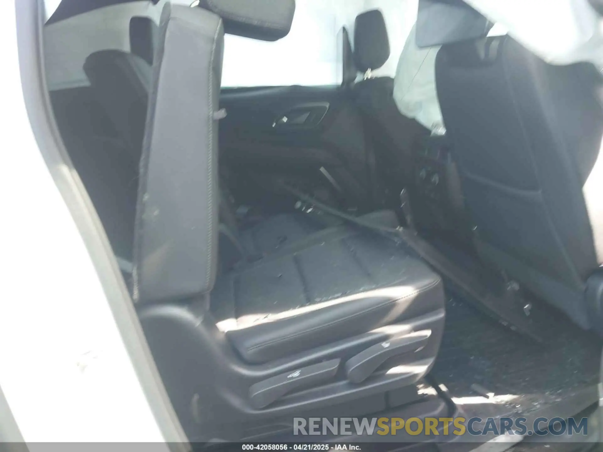 8 fotografías del automóvil dañado 1GNSKDKD4MR492681 CHEVROLET SUBURBAN 2021
