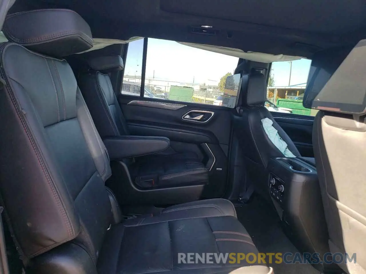 12 fotografías del automóvil dañado 1GNSKEKD8MR193782 CHEVROLET SUBURBAN 2021