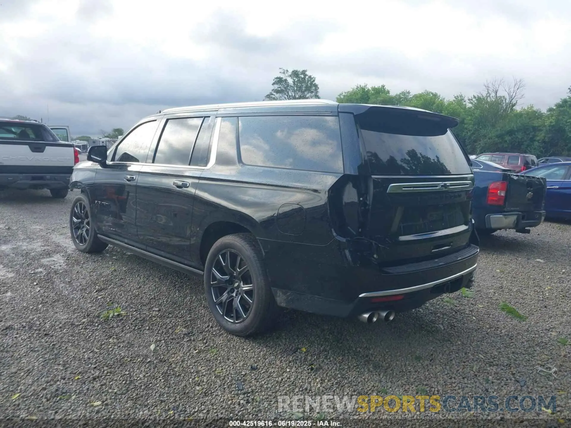 3 fotografías del automóvil dañado 1GNSKGKLXMR220886 CHEVROLET SUBURBAN 2021