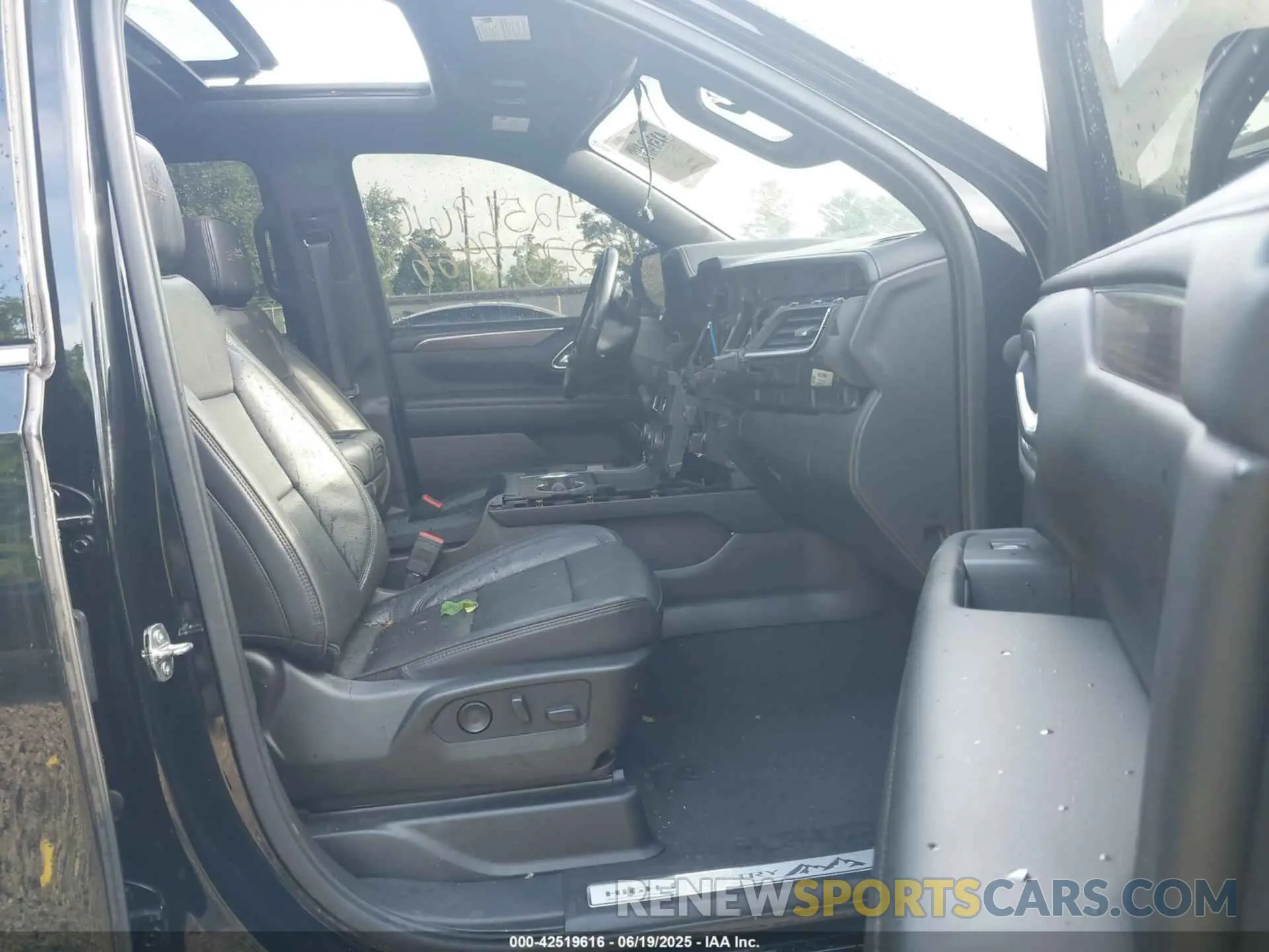 5 fotografías del automóvil dañado 1GNSKGKLXMR220886 CHEVROLET SUBURBAN 2021