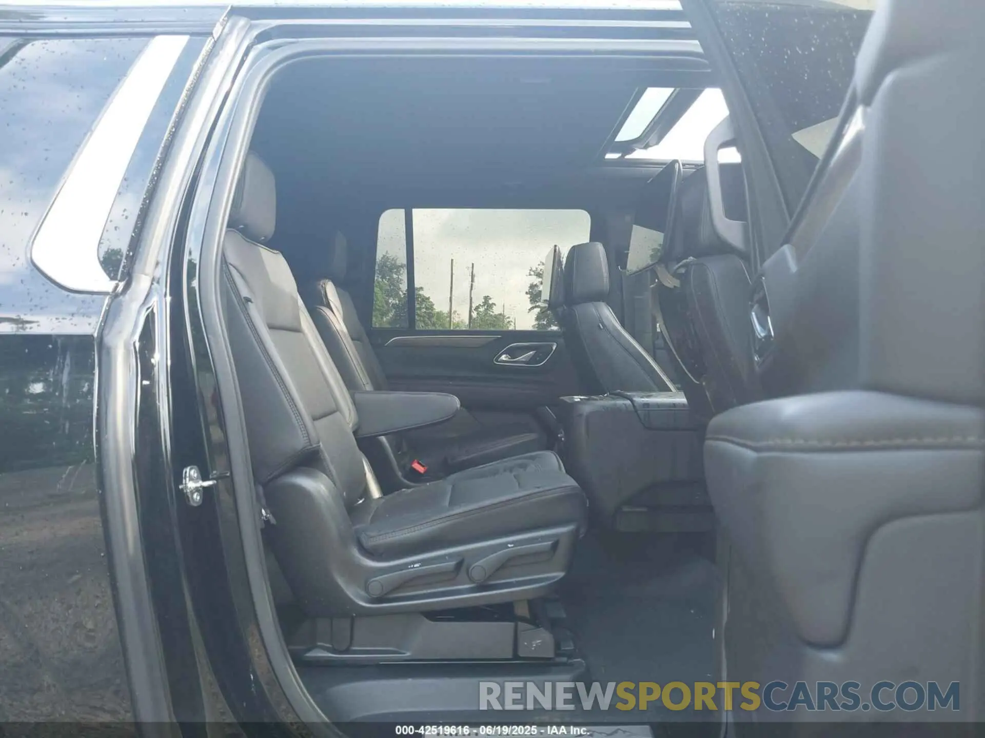 8 fotografías del automóvil dañado 1GNSKGKLXMR220886 CHEVROLET SUBURBAN 2021