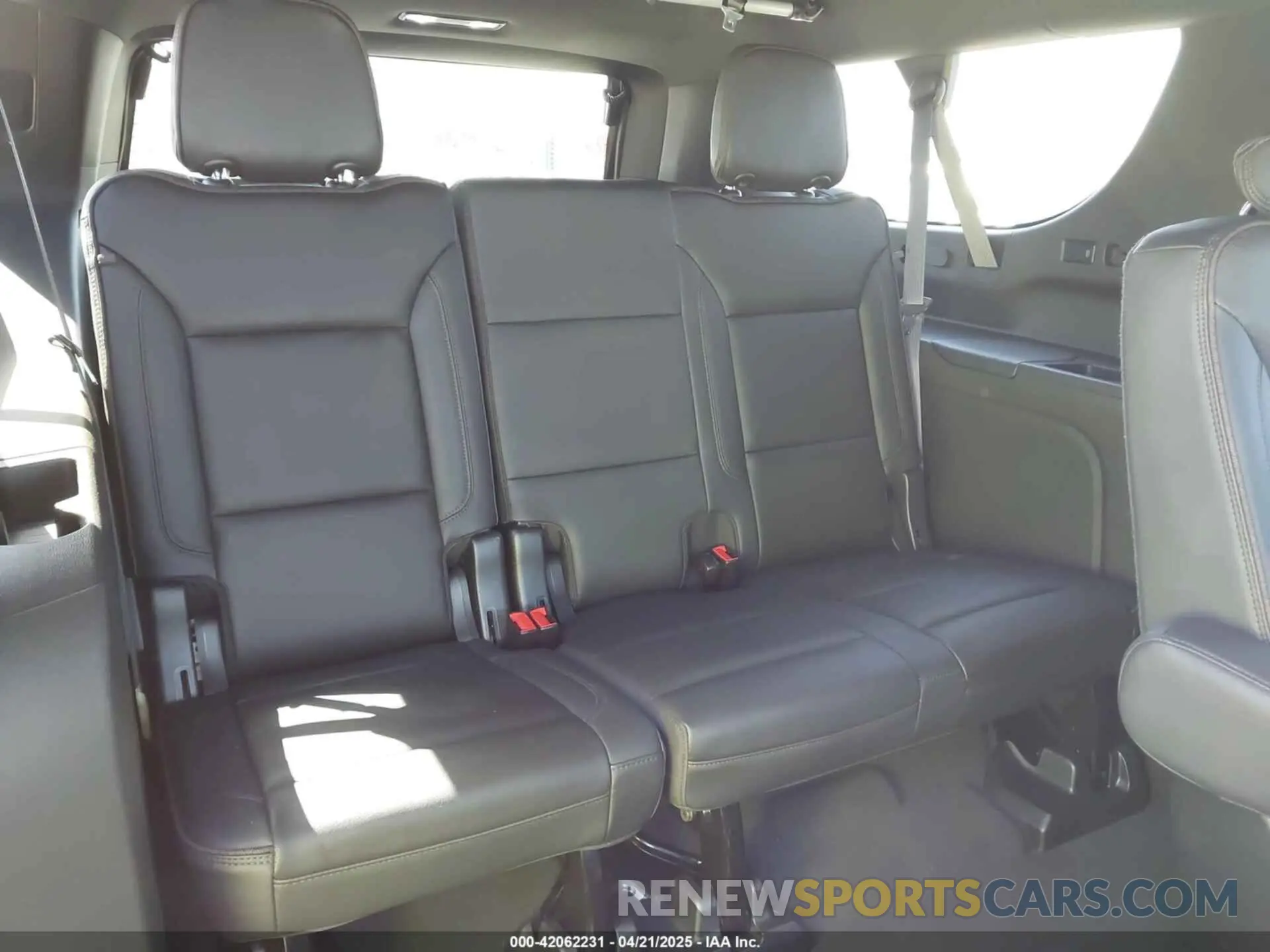 17 fotografías del automóvil dañado 1GNSKGKLXMR293496 CHEVROLET SUBURBAN 2021