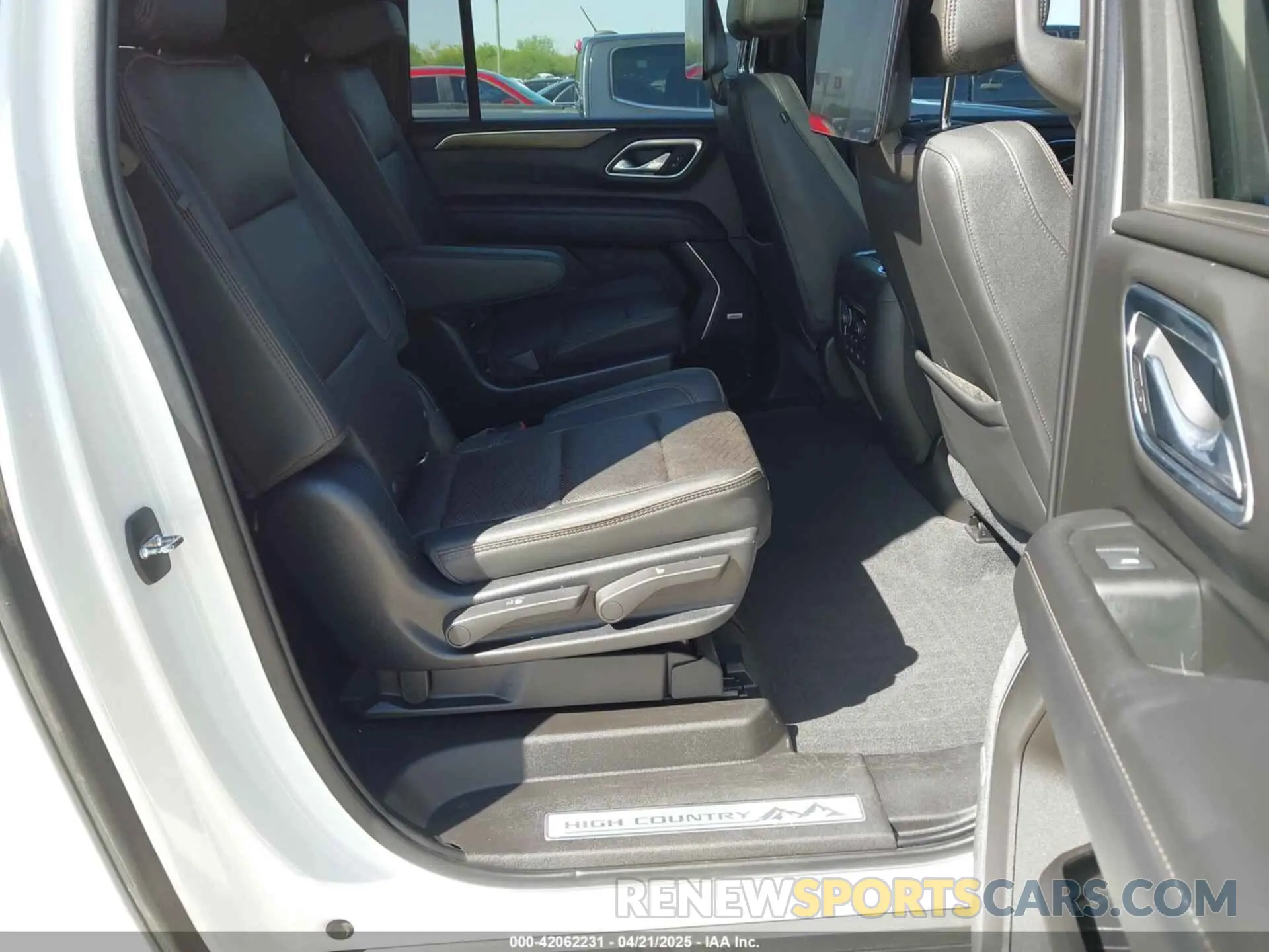 8 fotografías del automóvil dañado 1GNSKGKLXMR293496 CHEVROLET SUBURBAN 2021
