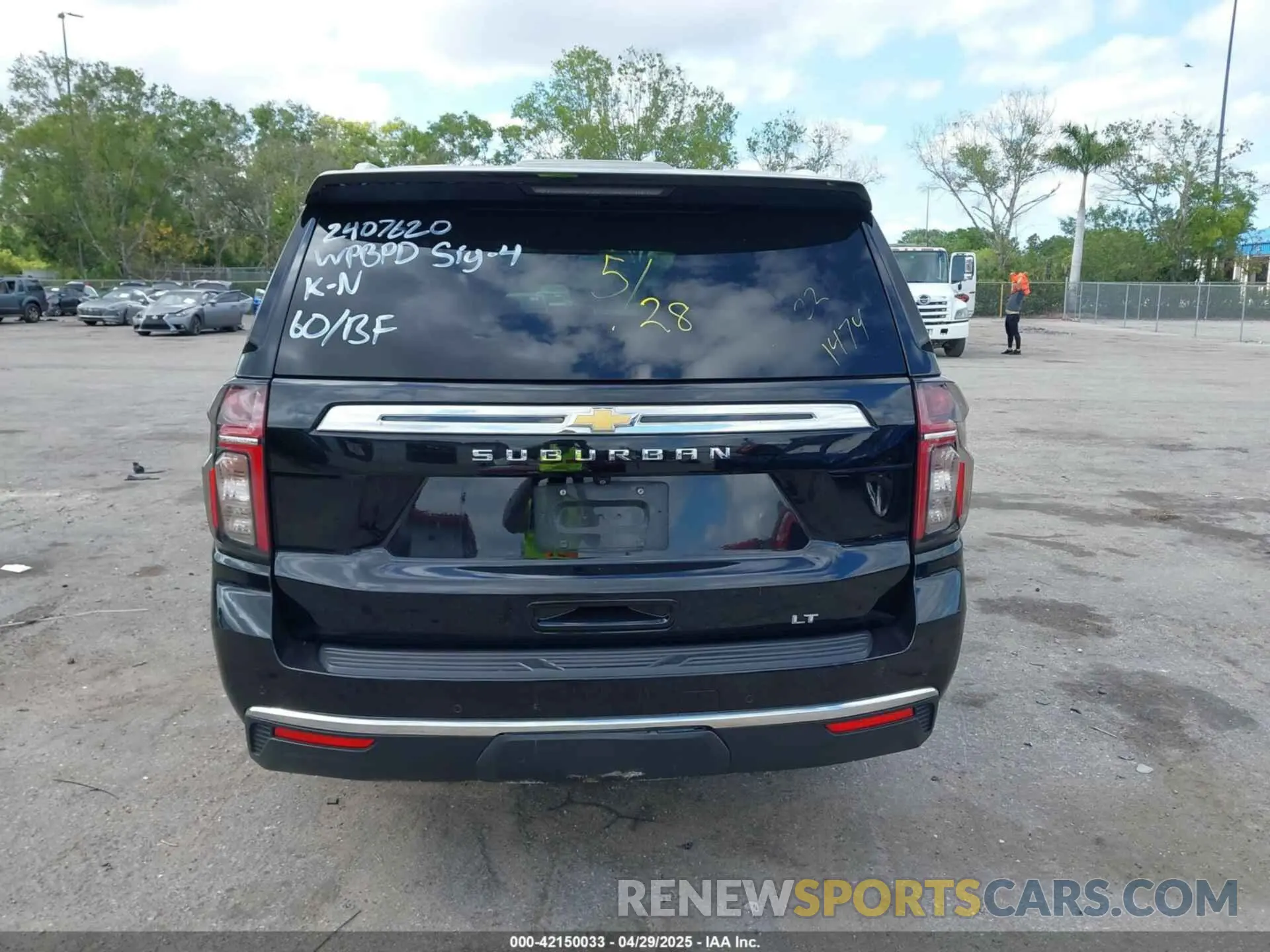 16 fotografías del automóvil dañado 1GNSCCKD2NR201474 CHEVROLET SUBURBAN 2022