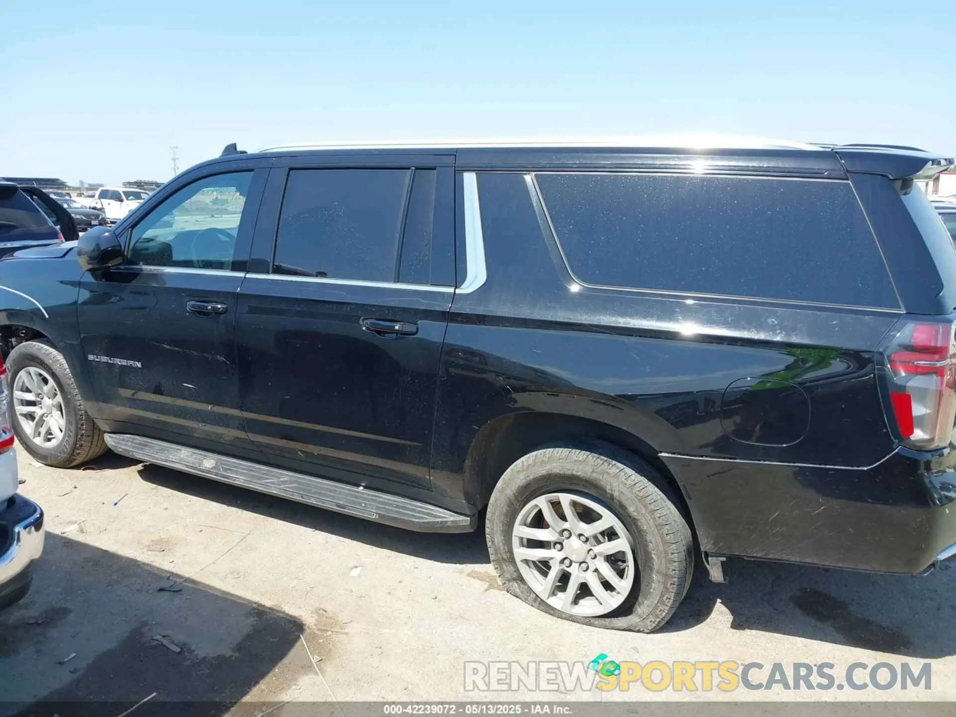 15 fotografías del automóvil dañado 1GNSCCKD2NR244468 CHEVROLET SUBURBAN 2022