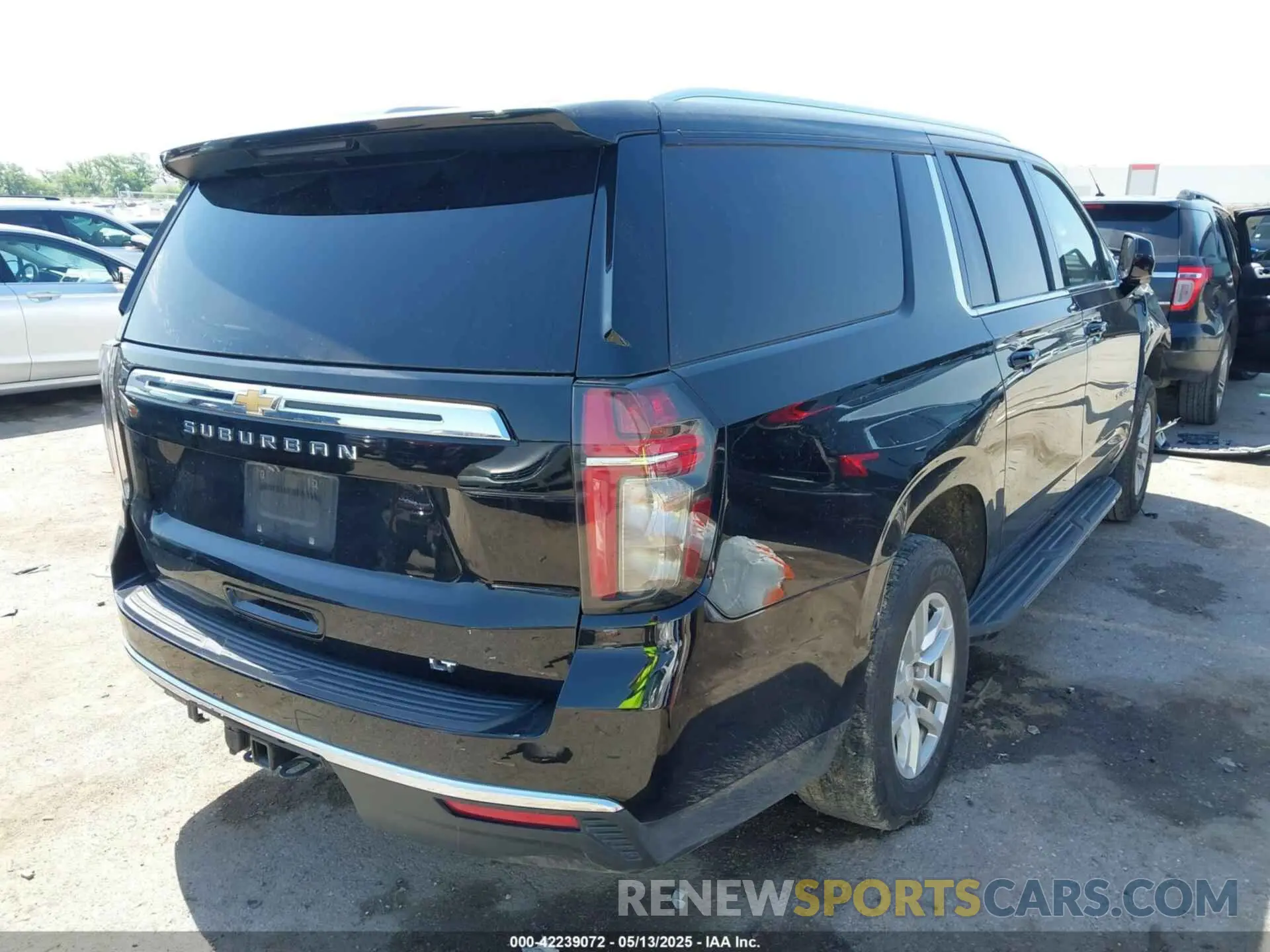 4 fotografías del automóvil dañado 1GNSCCKD2NR244468 CHEVROLET SUBURBAN 2022
