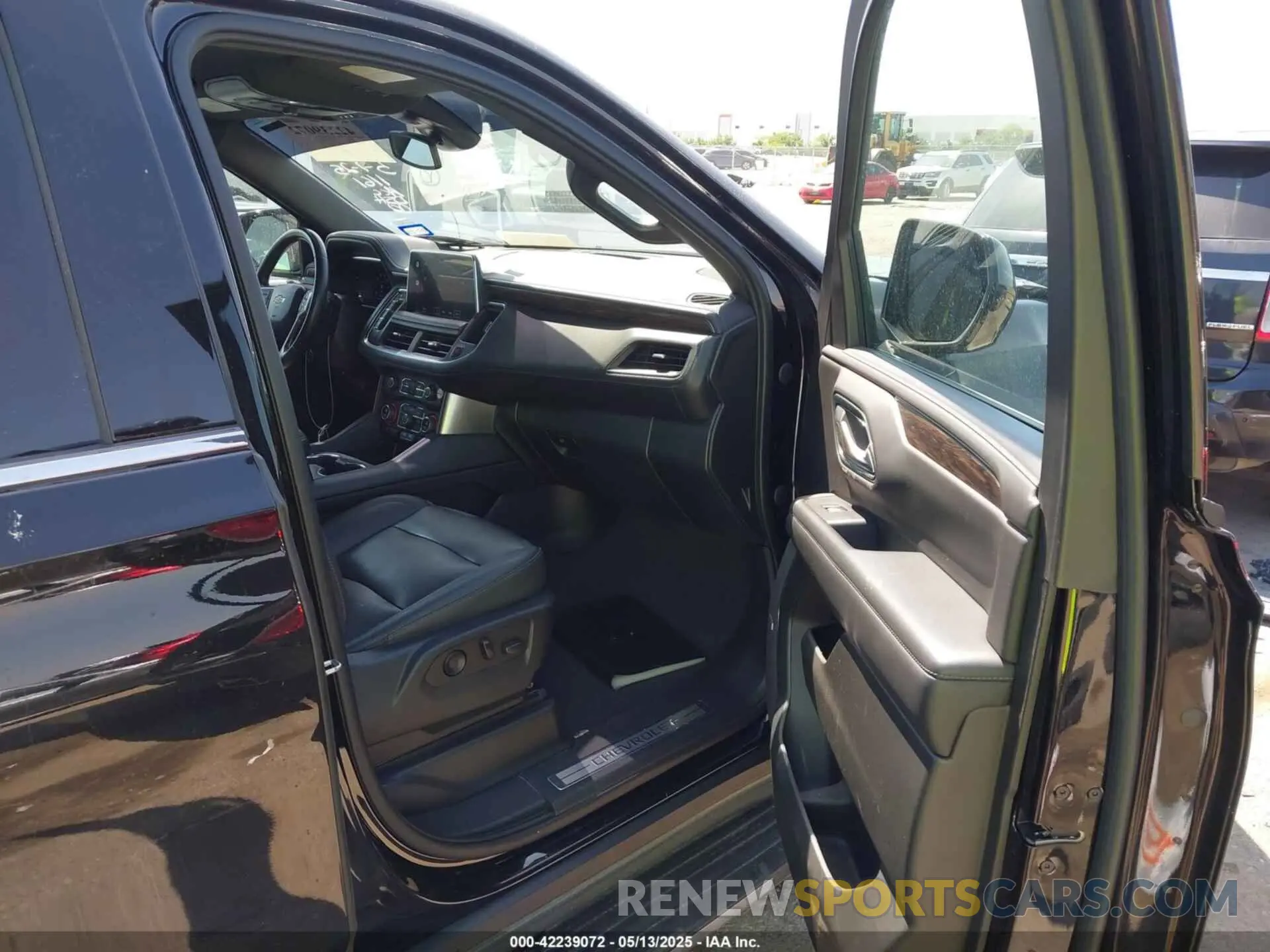 5 fotografías del automóvil dañado 1GNSCCKD2NR244468 CHEVROLET SUBURBAN 2022