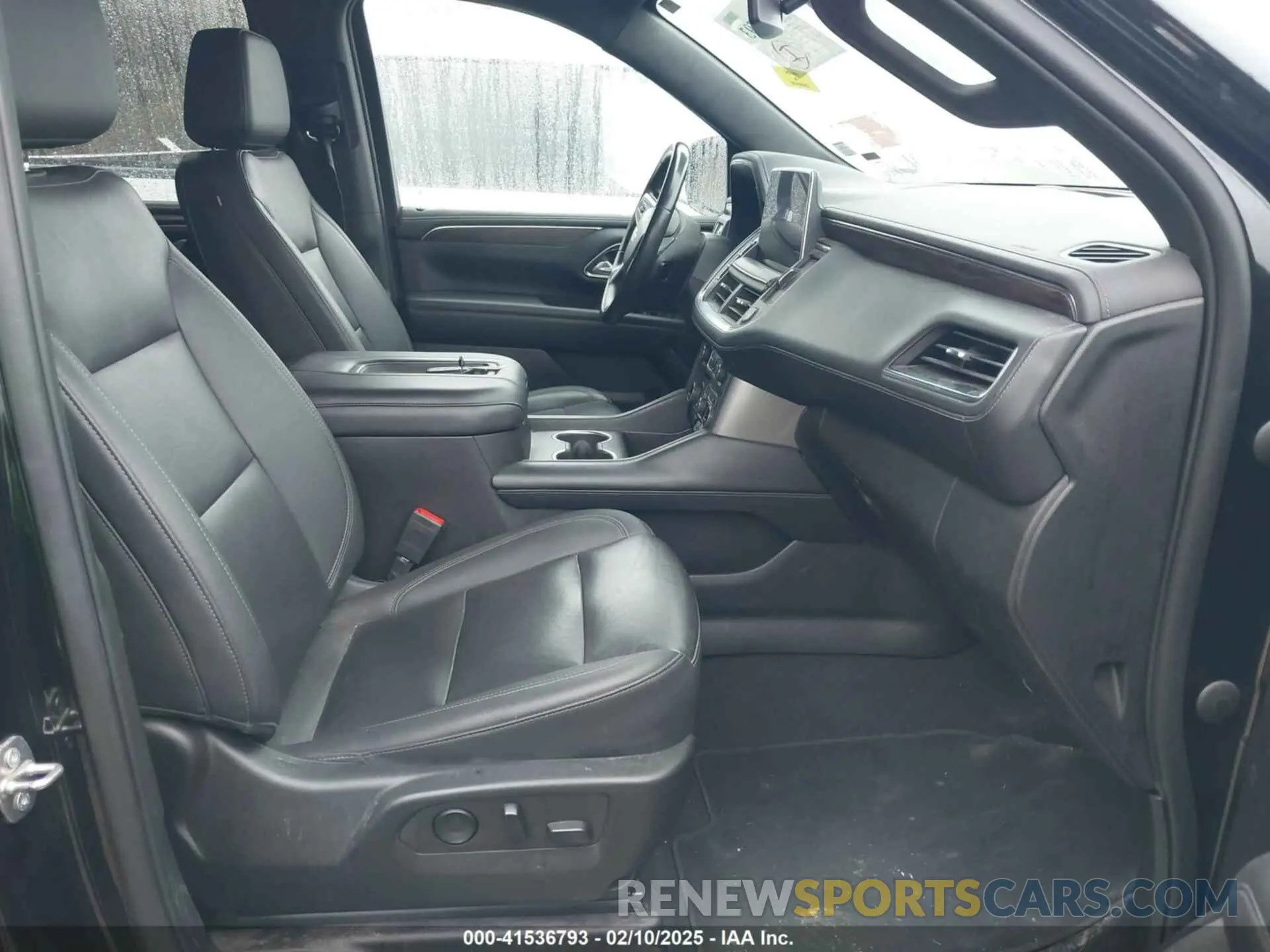 5 fotografías del automóvil dañado 1GNSKCKD1NR161813 CHEVROLET SUBURBAN 2022