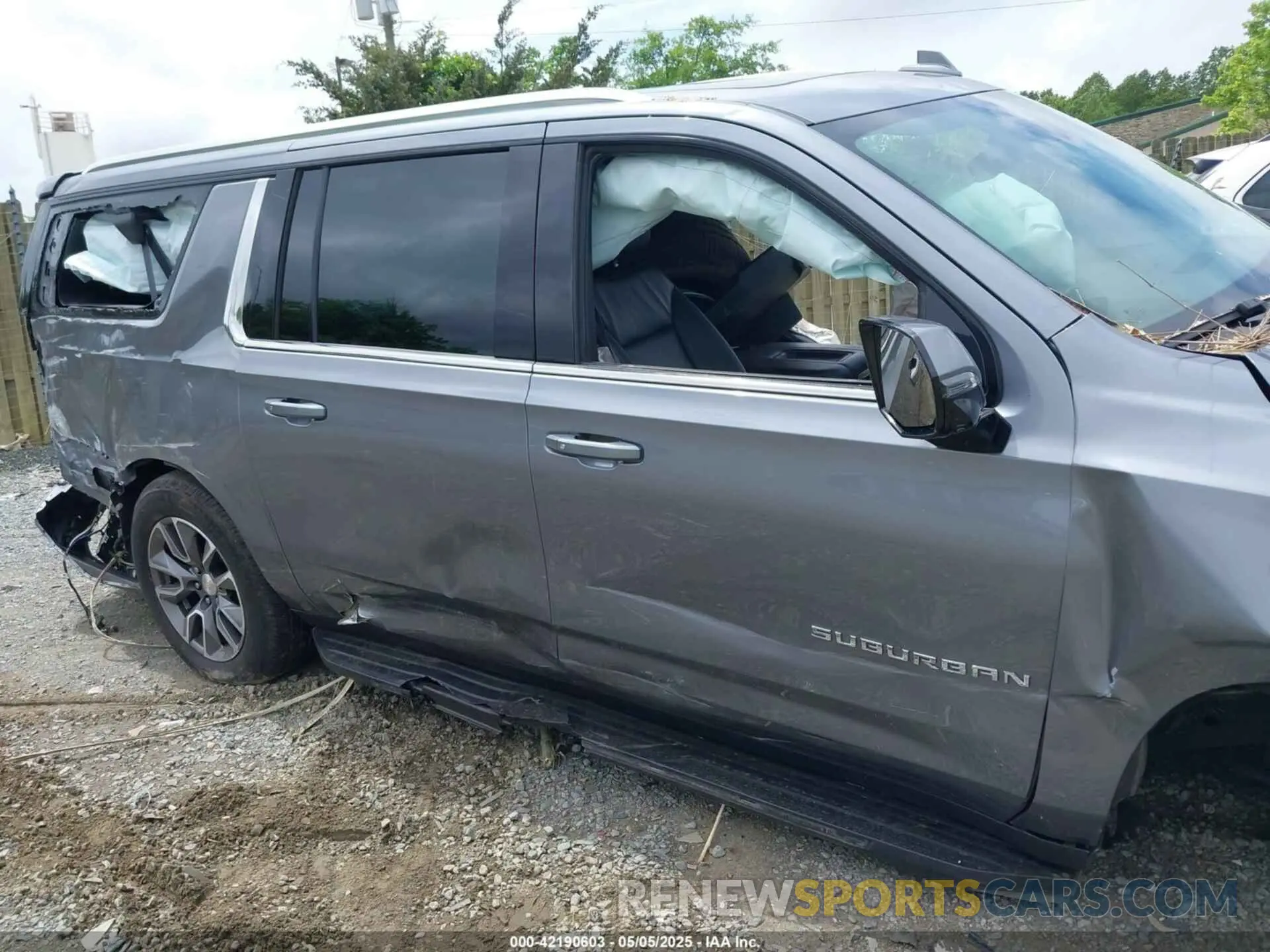 17 fotografías del automóvil dañado 1GNSKCKT0NR296269 CHEVROLET SUBURBAN 2022