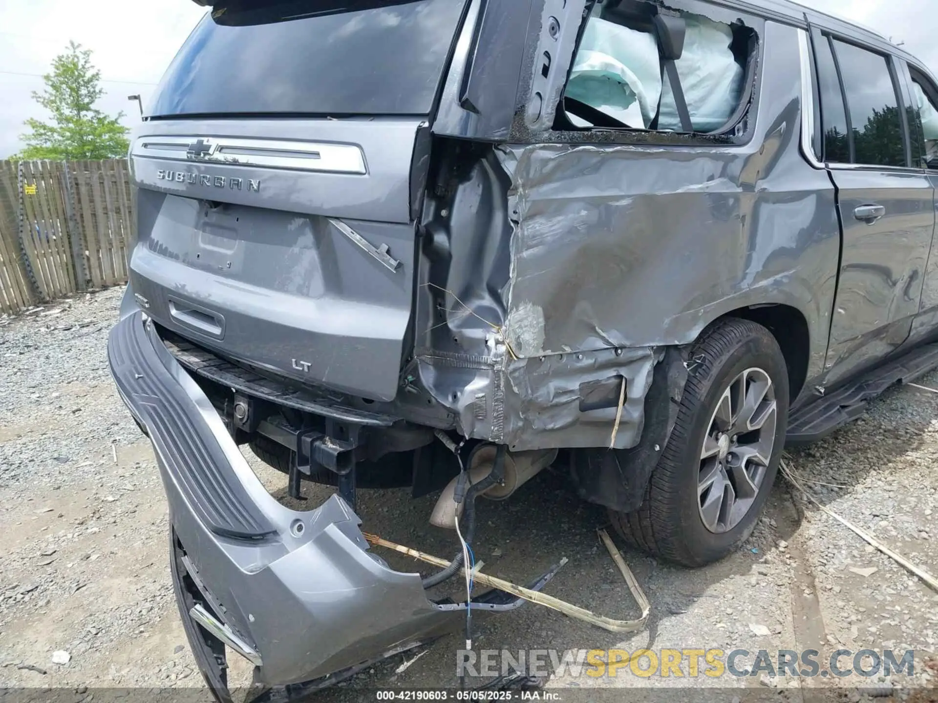 18 fotografías del automóvil dañado 1GNSKCKT0NR296269 CHEVROLET SUBURBAN 2022