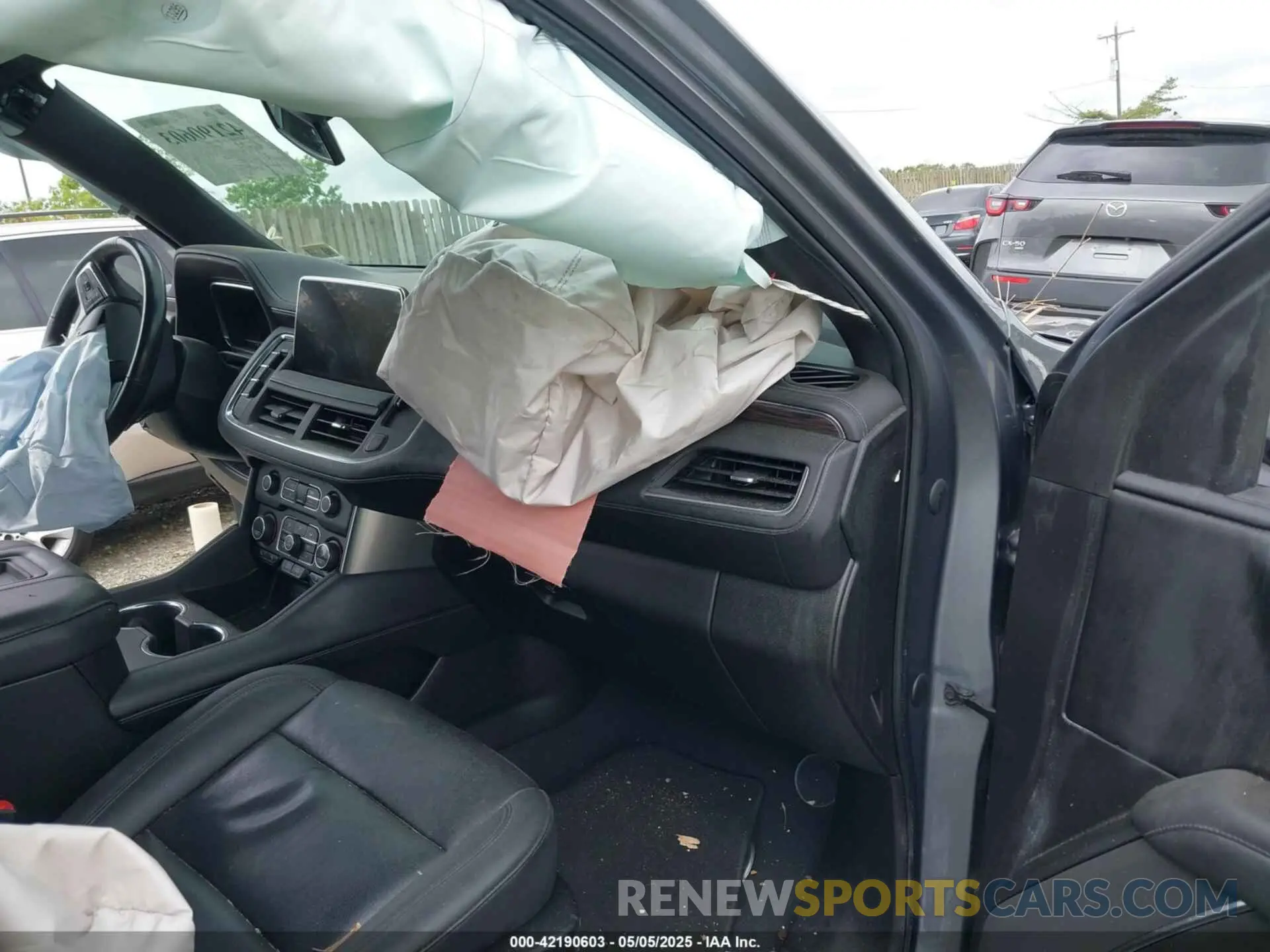 5 fotografías del automóvil dañado 1GNSKCKT0NR296269 CHEVROLET SUBURBAN 2022
