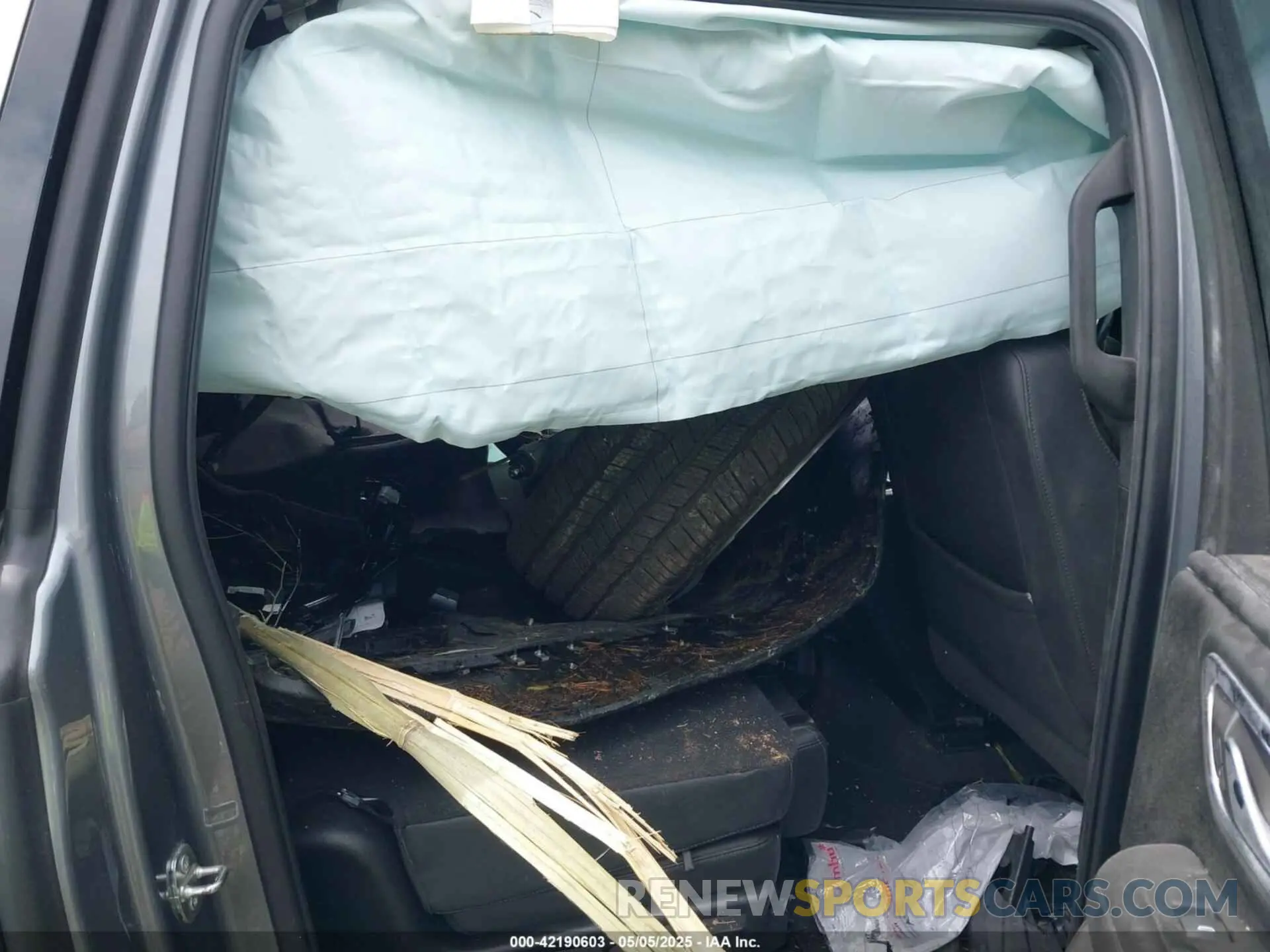 8 fotografías del automóvil dañado 1GNSKCKT0NR296269 CHEVROLET SUBURBAN 2022