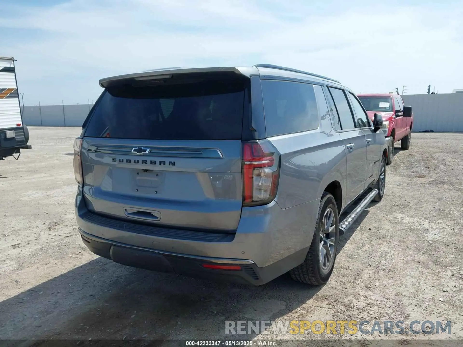 4 fotografías del automóvil dañado 1GNSKDKDXNR199045 CHEVROLET SUBURBAN 2022