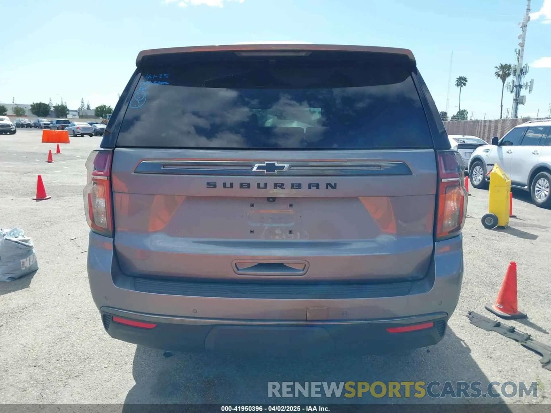 16 fotografías del automóvil dañado 1GNSKDKDXNR331866 CHEVROLET SUBURBAN 2022