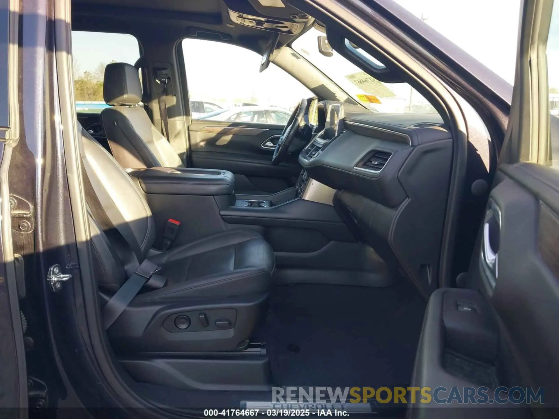 5 fotografías del automóvil dañado 1GNSKDKL2NR337801 CHEVROLET SUBURBAN 2022