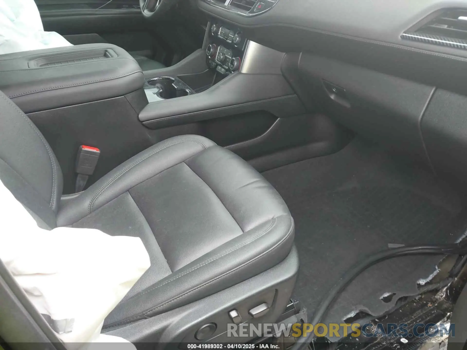5 fotografías del automóvil dañado 1GNSKDKL5NR218592 CHEVROLET SUBURBAN 2022