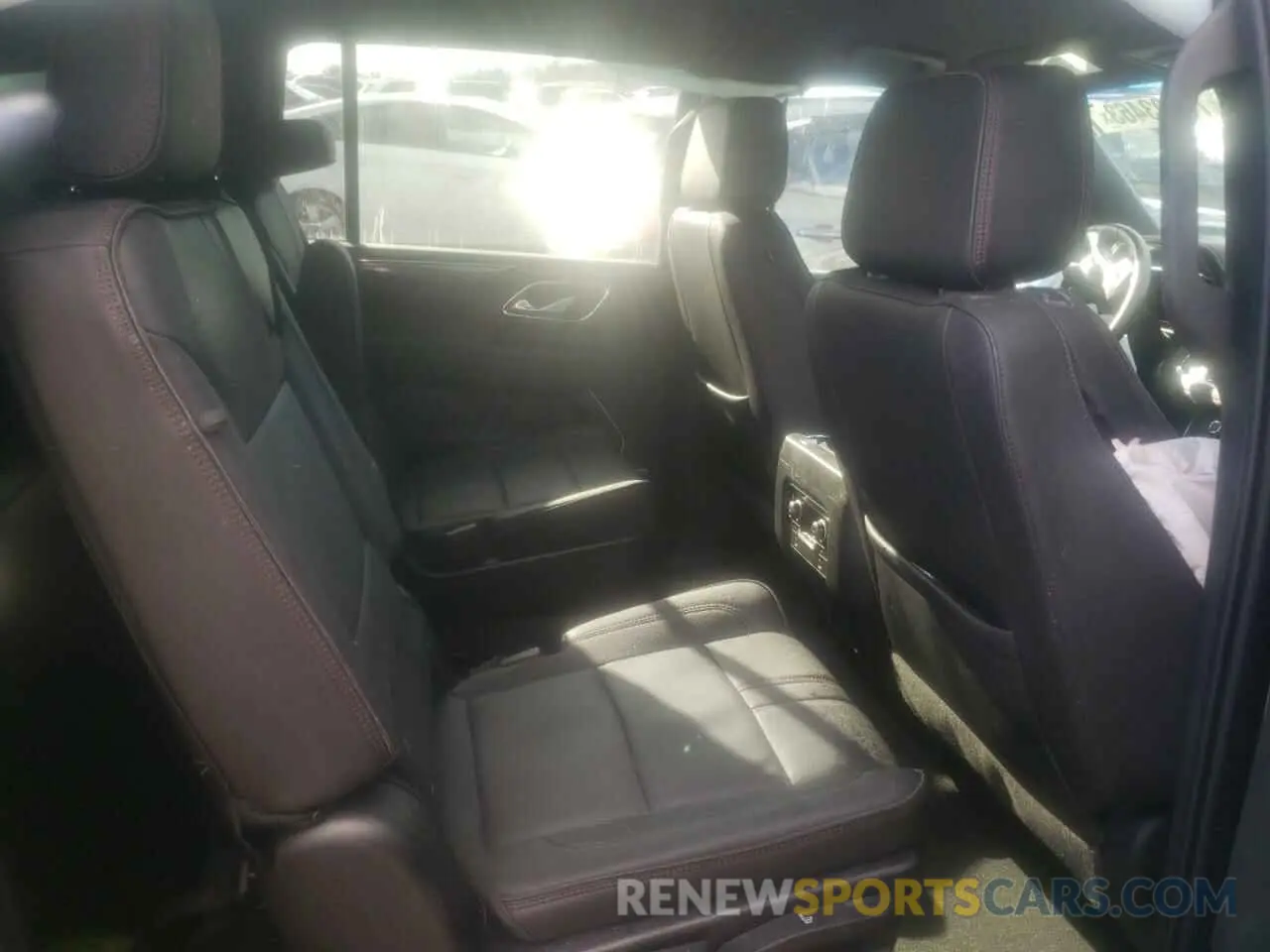11 fotografías del automóvil dañado 1GNSKEKD4NR303096 CHEVROLET SUBURBAN 2022