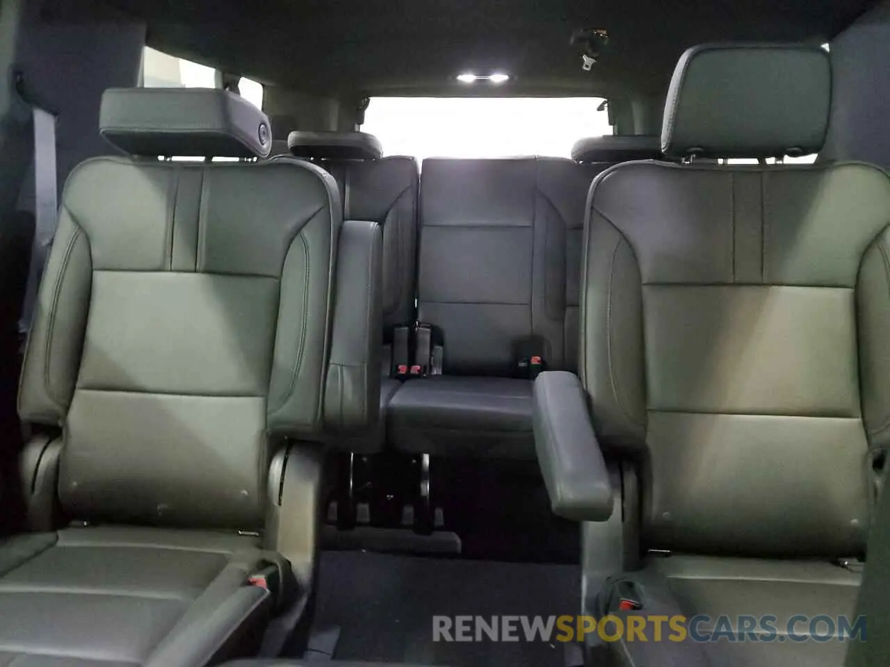 10 fotografías del automóvil dañado 1GNSKEKD4NR341895 CHEVROLET SUBURBAN 2022