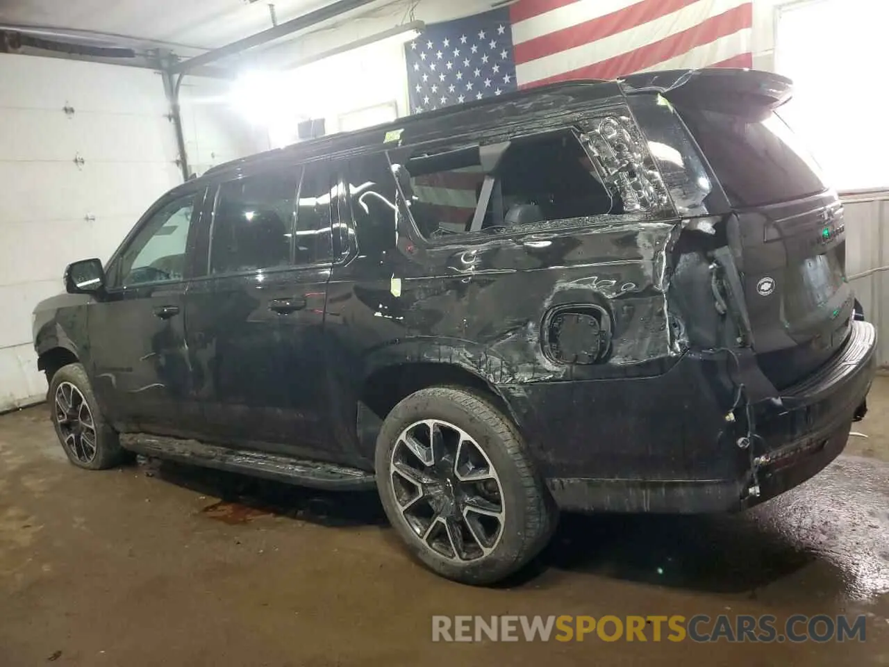 2 fotografías del automóvil dañado 1GNSKEKD8NR299232 CHEVROLET SUBURBAN 2022