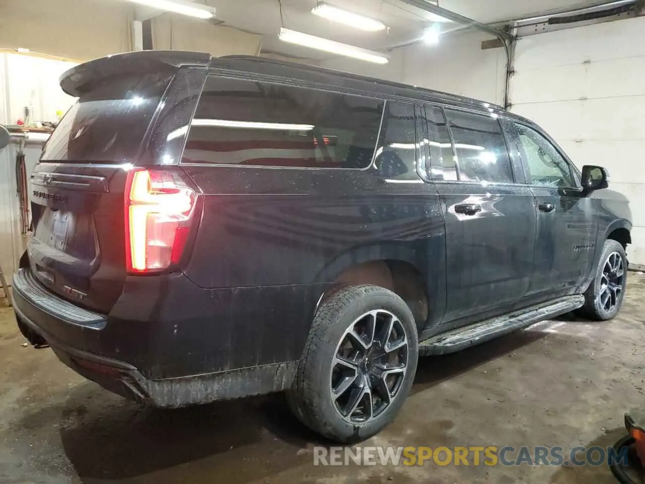 3 fotografías del automóvil dañado 1GNSKEKD8NR299232 CHEVROLET SUBURBAN 2022