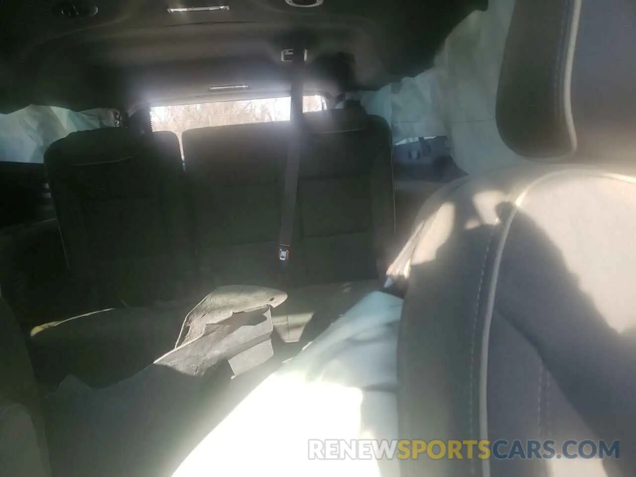 10 fotografías del automóvil dañado 1GNSKFKD5NR190281 CHEVROLET SUBURBAN 2022