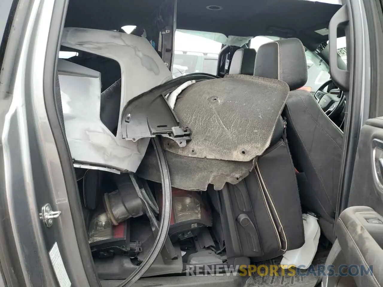10 fotografías del automóvil dañado 1GNSKFKD9NR209544 CHEVROLET SUBURBAN 2022