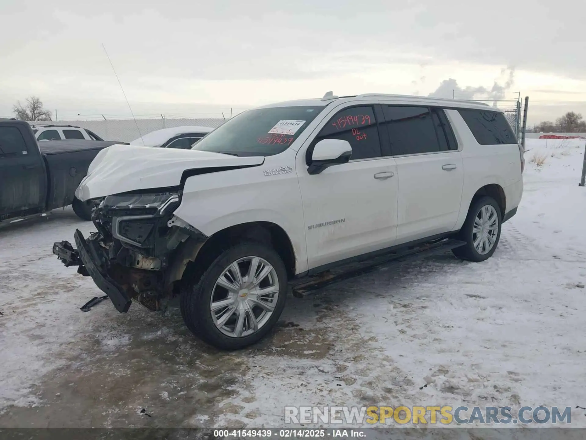 2 fotografías del automóvil dañado 1GNSKGKLXNR151036 CHEVROLET SUBURBAN 2022