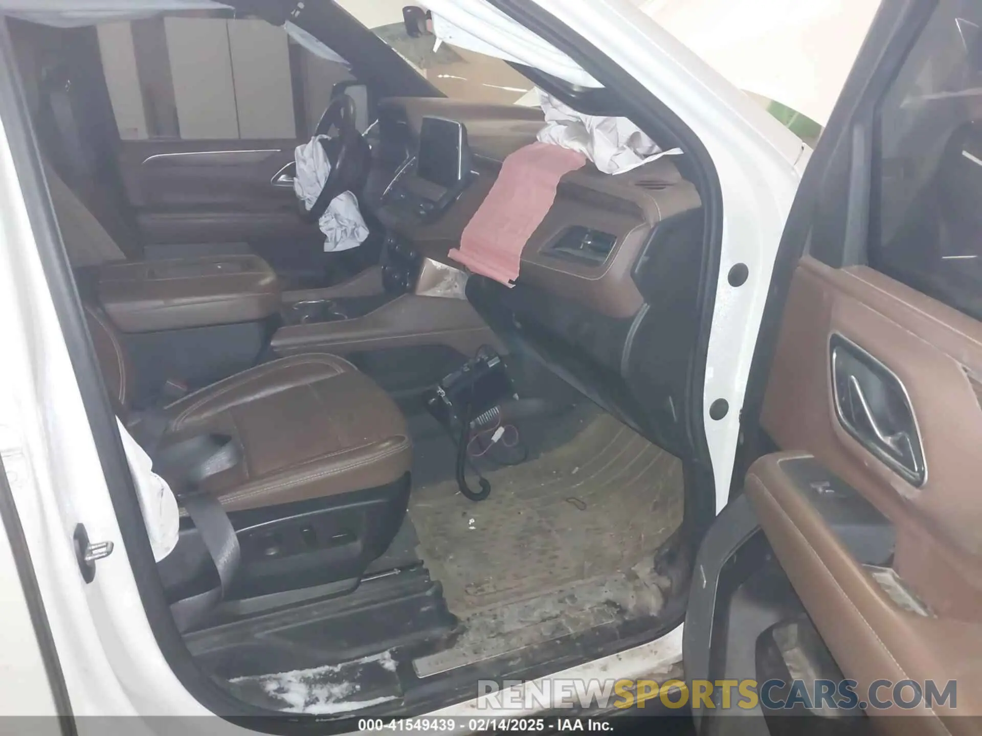 5 fotografías del automóvil dañado 1GNSKGKLXNR151036 CHEVROLET SUBURBAN 2022