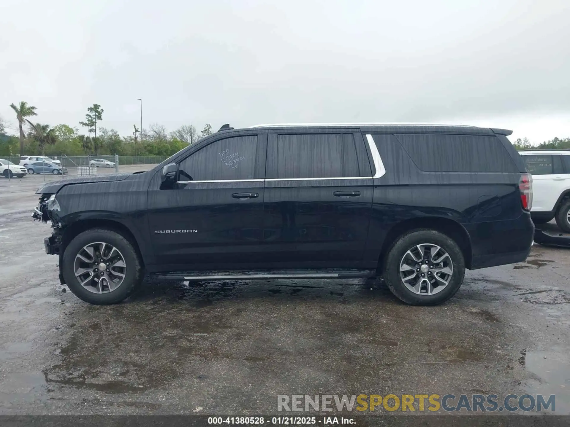 14 fotografías del automóvil dañado 1GNSCCKD3PR323344 CHEVROLET SUBURBAN 2023