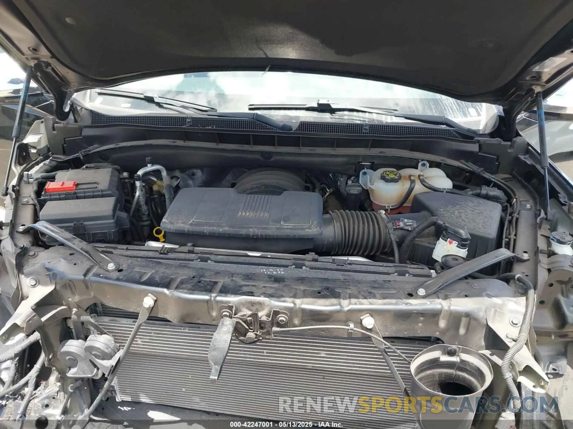 10 fotografías del automóvil dañado 1GNSCFKD1PR410564 CHEVROLET SUBURBAN 2023