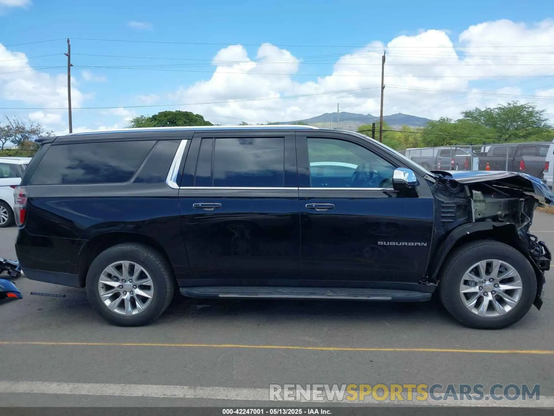 14 fotografías del automóvil dañado 1GNSCFKD1PR410564 CHEVROLET SUBURBAN 2023