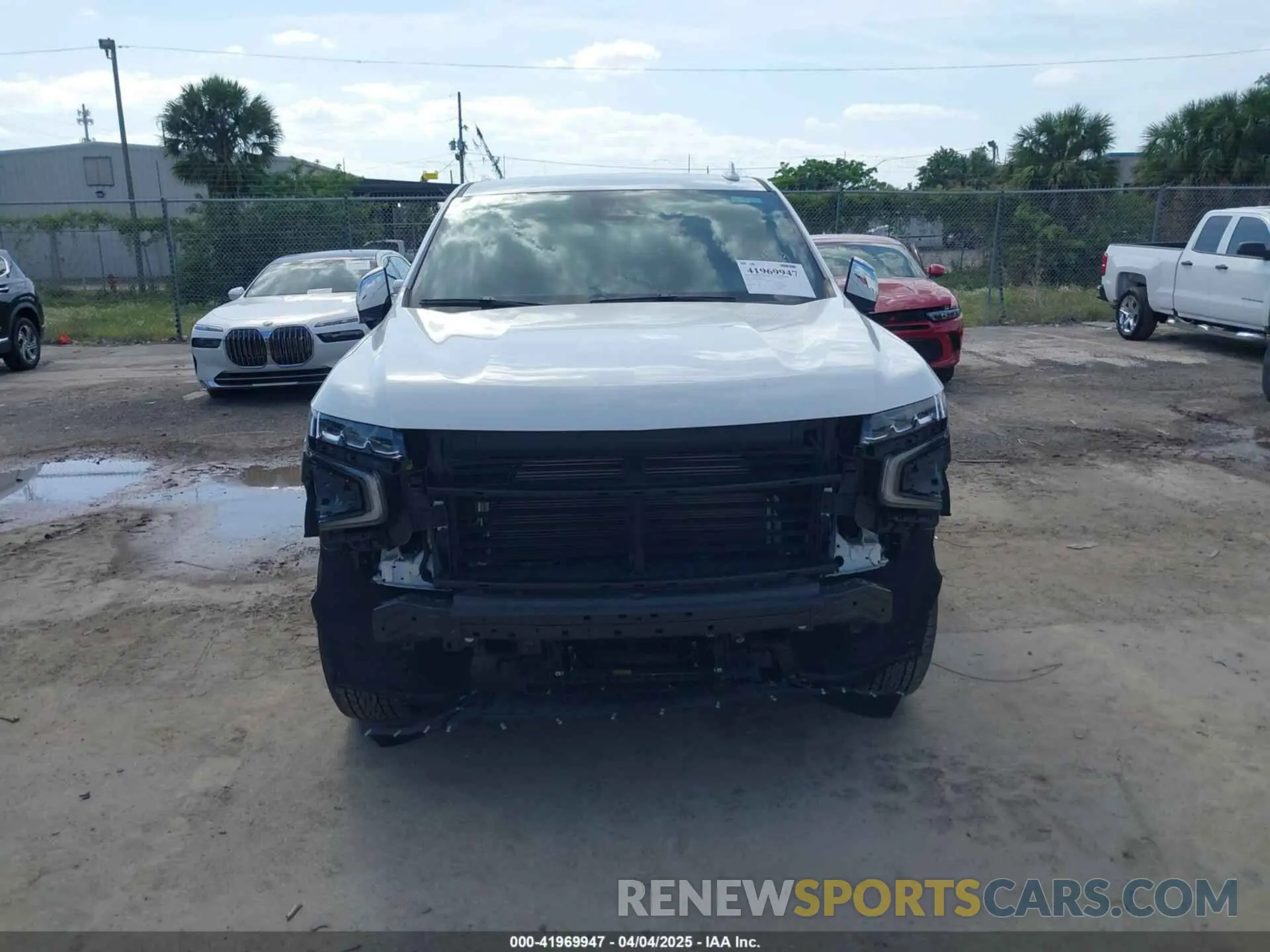 13 fotografías del automóvil dañado 1GNSCFKD3PR546579 CHEVROLET SUBURBAN 2023