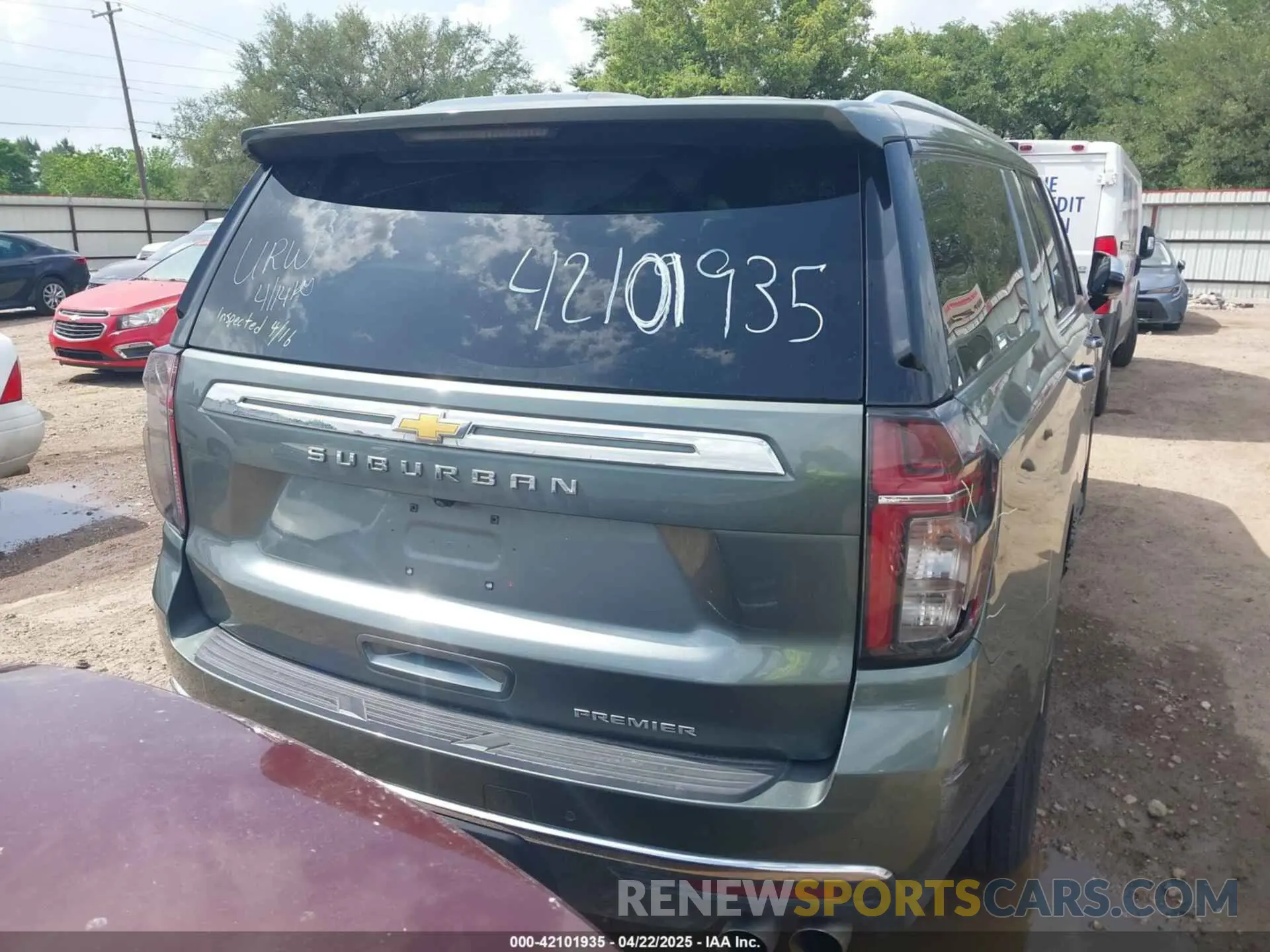 16 fotografías del automóvil dañado 1GNSCFKD6PR393843 CHEVROLET SUBURBAN 2023