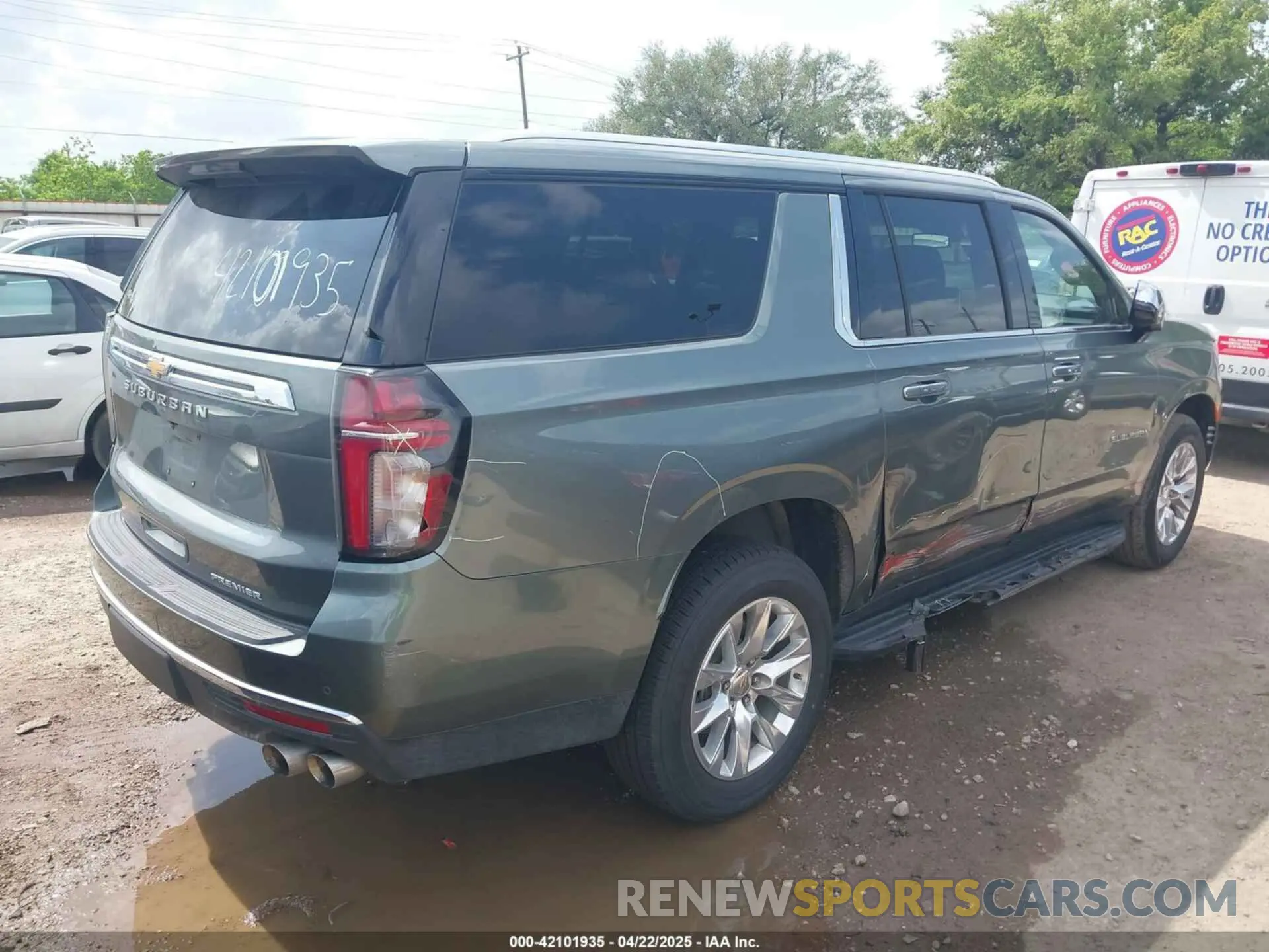 4 fotografías del automóvil dañado 1GNSCFKD6PR393843 CHEVROLET SUBURBAN 2023