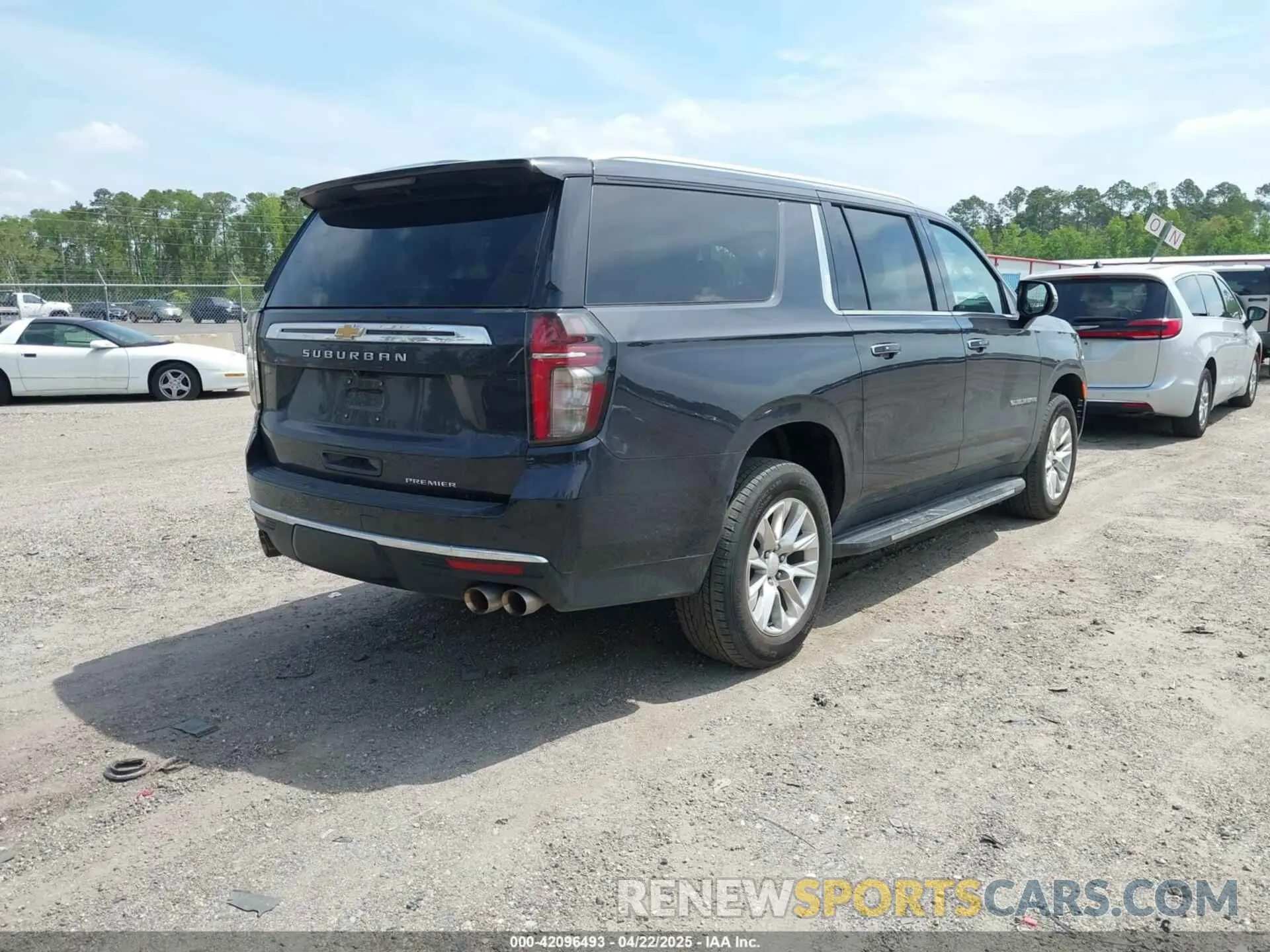 4 fotografías del automóvil dañado 1GNSCFKD8PR479381 CHEVROLET SUBURBAN 2023