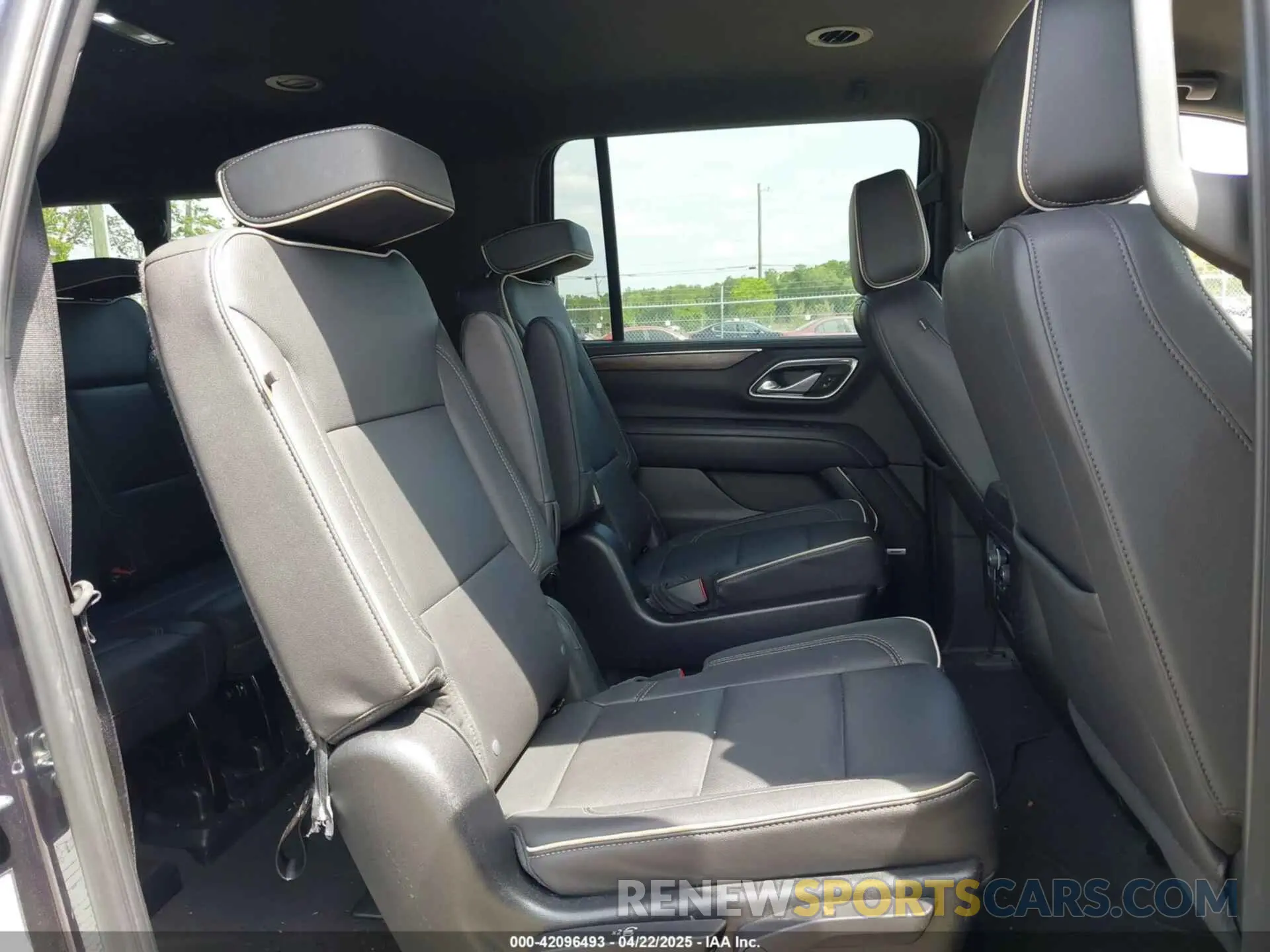 8 fotografías del automóvil dañado 1GNSCFKD8PR479381 CHEVROLET SUBURBAN 2023