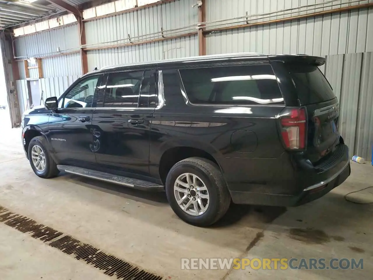 2 fotografías del automóvil dañado 1GNSKCKD1PR259601 CHEVROLET SUBURBAN 2023