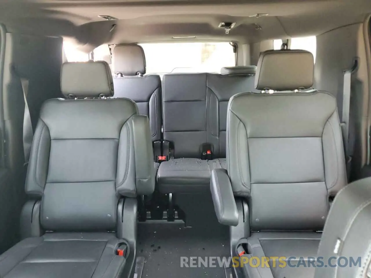 10 fotografías del automóvil dañado 1GNSKCKD4PR532997 CHEVROLET SUBURBAN 2023