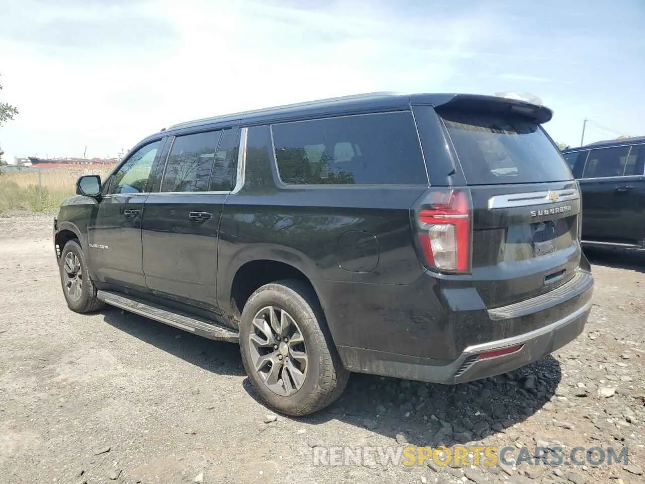 2 fotografías del automóvil dañado 1GNSKCKD4PR532997 CHEVROLET SUBURBAN 2023