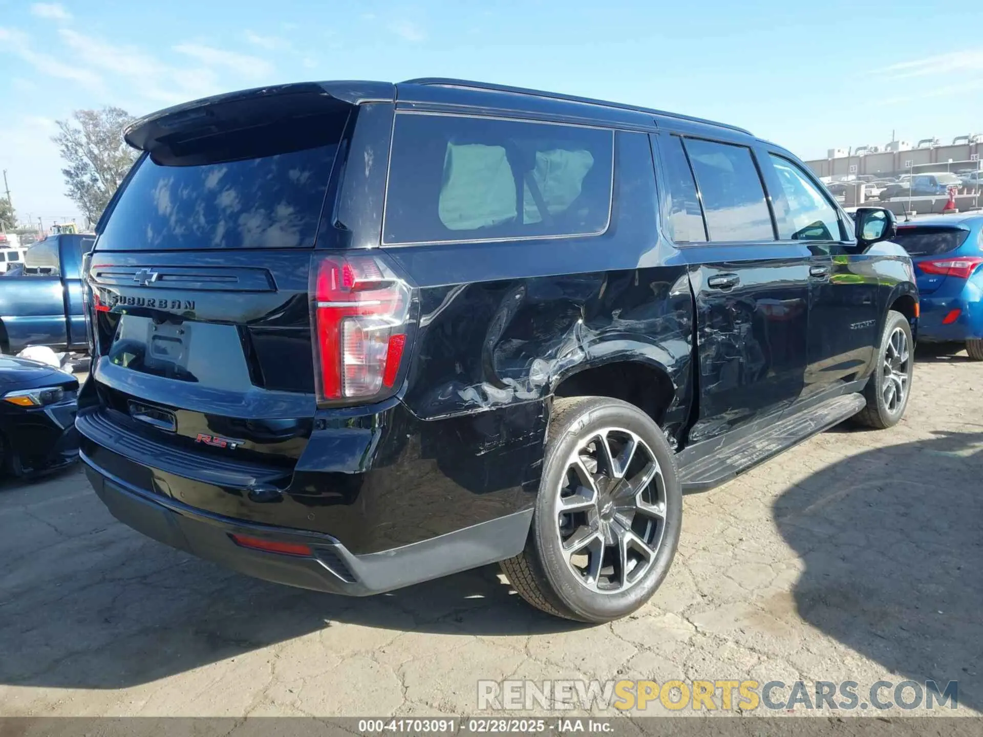 4 fotografías del automóvil dañado 1GNSKEKD2PR367074 CHEVROLET SUBURBAN 2023