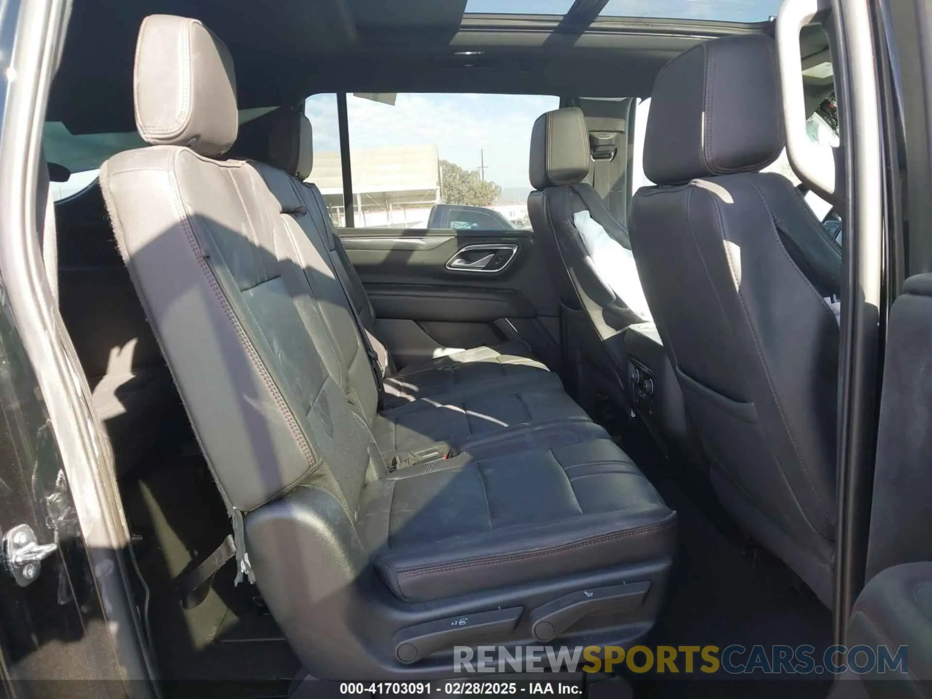 8 fotografías del automóvil dañado 1GNSKEKD2PR367074 CHEVROLET SUBURBAN 2023