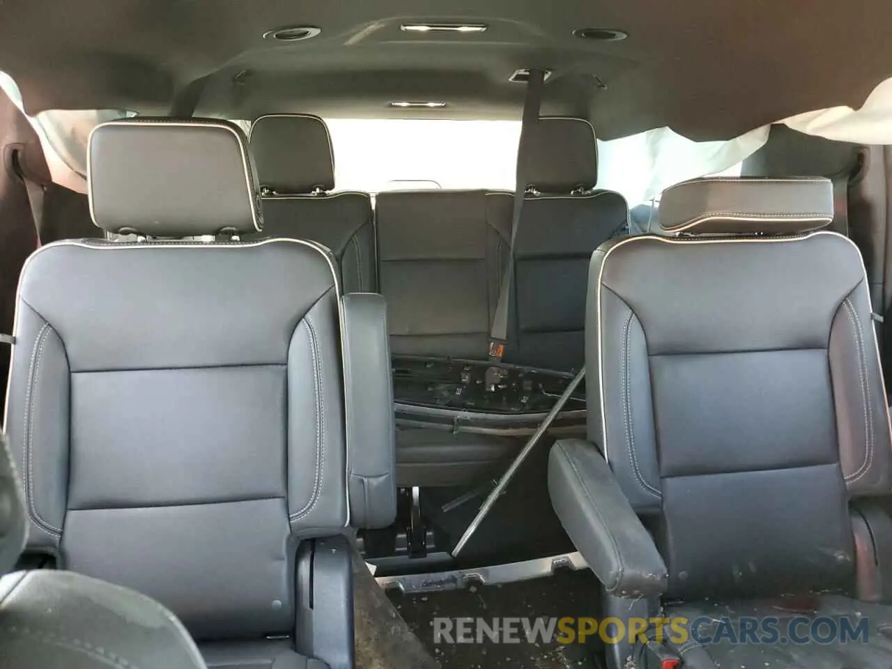 10 fotografías del automóvil dañado 1GNSKFKD0PR278738 CHEVROLET SUBURBAN 2023