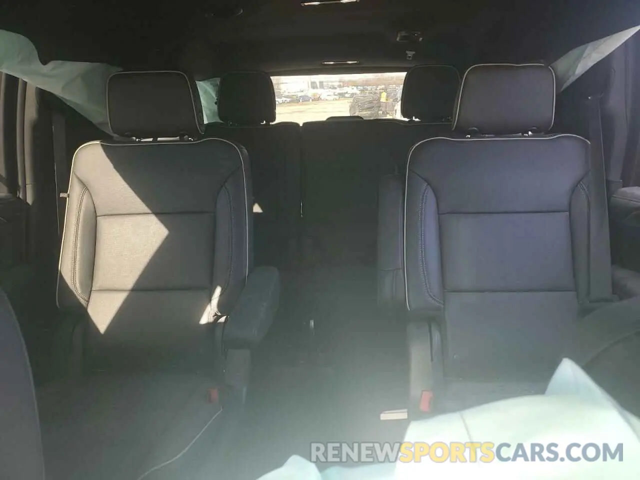 10 fotografías del automóvil dañado 1GNSKFKD0PR332779 CHEVROLET SUBURBAN 2023